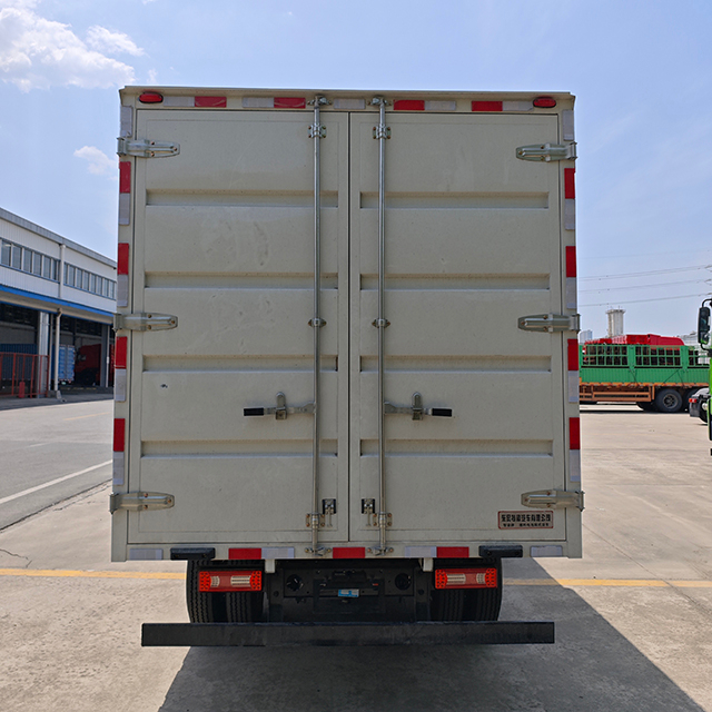 Dongfeng 4x2 Pure Electric Light-Duty Cargo Truck