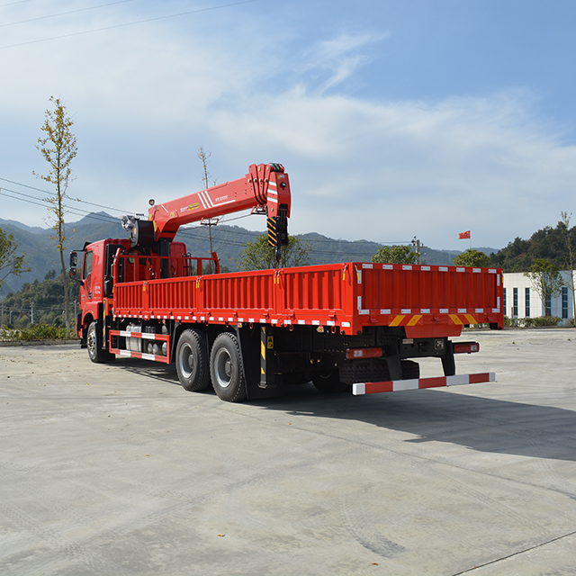 Sany Palfinger SPS30000 Sany Truck-Mounted Crane with SAIC Genhoo 6X4 Chassis
