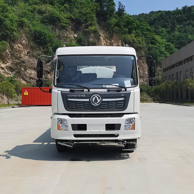 Dongfeng 9Ton 4X2 180hp Greening Sprinkler Truck