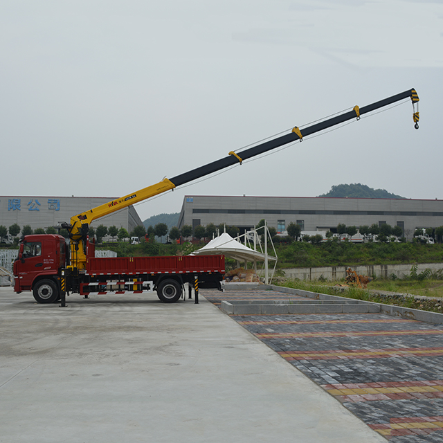 HYVA HST8 E4 Telescopic Crane with Shacman 4X2 Chassis