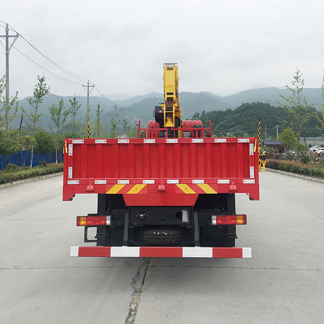 HYVA HST14 E4 Telescopic Crane with Tri-ring 8x4 Chassis