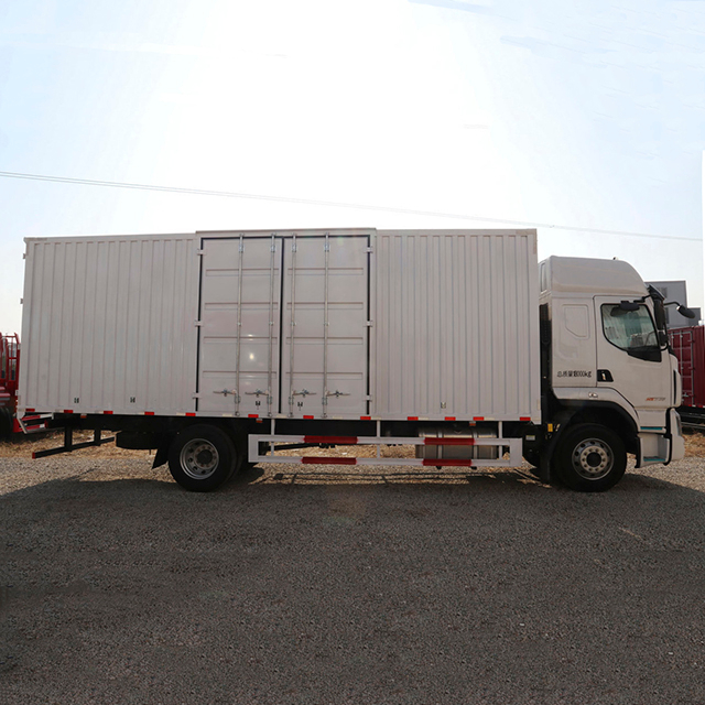 Dongfeng Liuzhou Auto 245hp 4X2 Logistics Truck