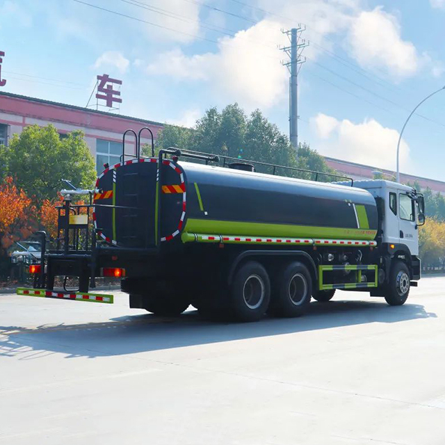 Dongfeng Huashen T5 15-18Ton 6X4 Water Truck 