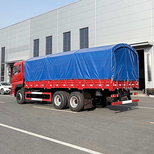 Dongfeng 6×6 Military Off-road Troop Carrier Truck with Canvas Cover