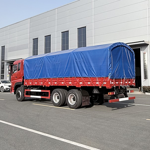 Dongfeng 6×6 Military Off-road Troop Carrier Truck with Canvas Cover