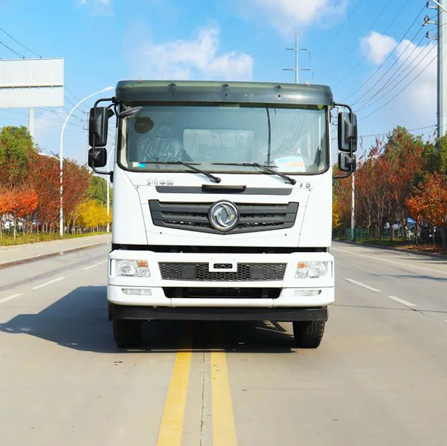 Dongfeng Huashen T5 15-18Ton 6X4 Water Truck 