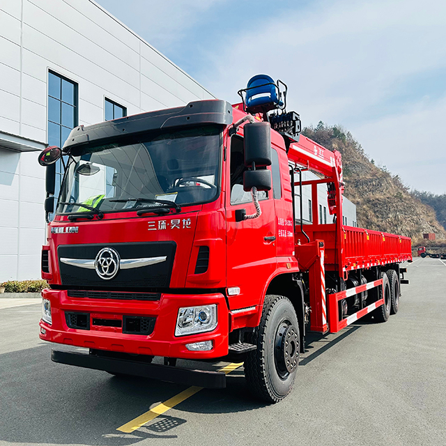 Xinfeigong SQS200-4 Sany Truck-Mounted Crane with Tri-ring Haolong 6X4 Chassis