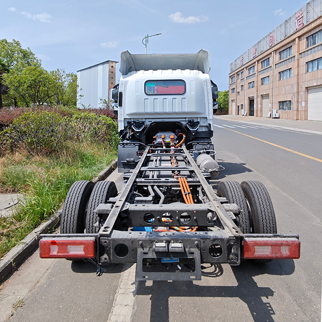 Dongfeng 4x2 Pure Electric Light-Duty Cargo Chassis Truck