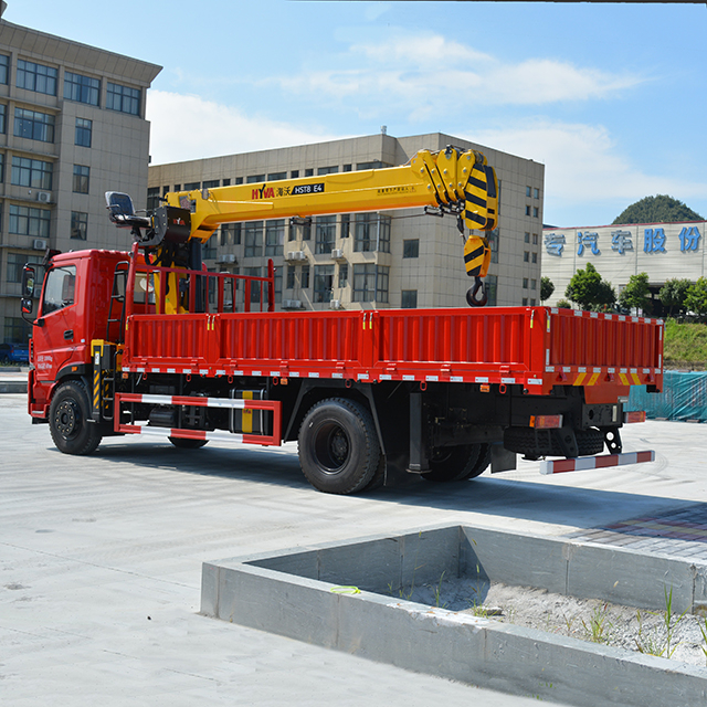 HYVA HST8 E4 Telescopic Crane with Tri-ring 4X2 Chassis