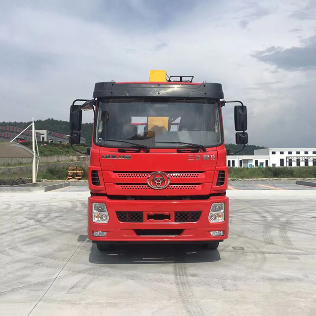 HYVA HST12 E4 Telescopic Crane with Tri-ring 8x2 Chassis