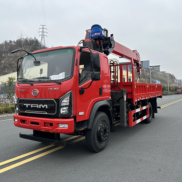 Xinfeigong SQS200-5 Sany Truck-Mounted Crane with Tri-ring Trucker 4X2 Chassis