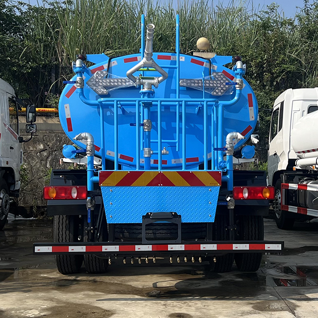 Dongfeng VR 9-10Ton 4X2 Water Truck 
