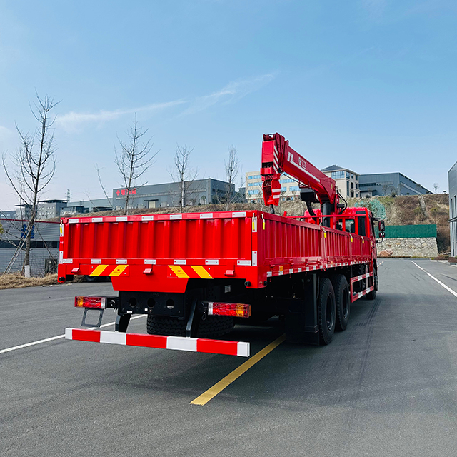 Xinfeigong SQS200-4 Sany Truck-Mounted Crane with Tri-ring Haolong 6X4 Chassis