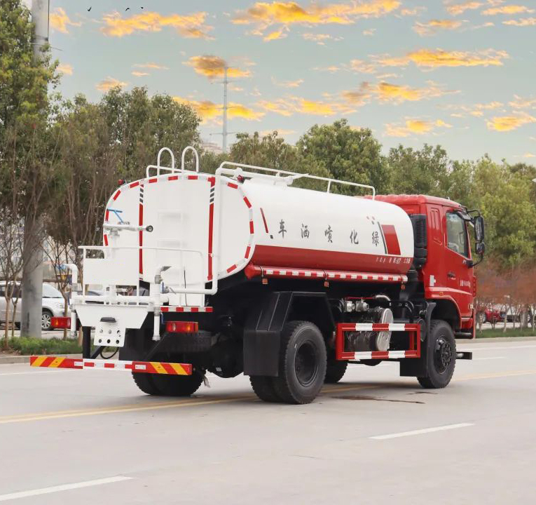Dongfeng Huashen 10T 4X4 Greening Sprinkler Truck