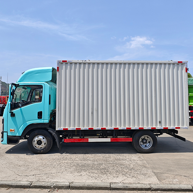 Dongfeng 4x2 Pure Electric Light-Duty Cargo Truck