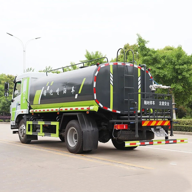 Dongfeng Huashen CS5 7-10T 4X2 Greening Sprinkler Truck