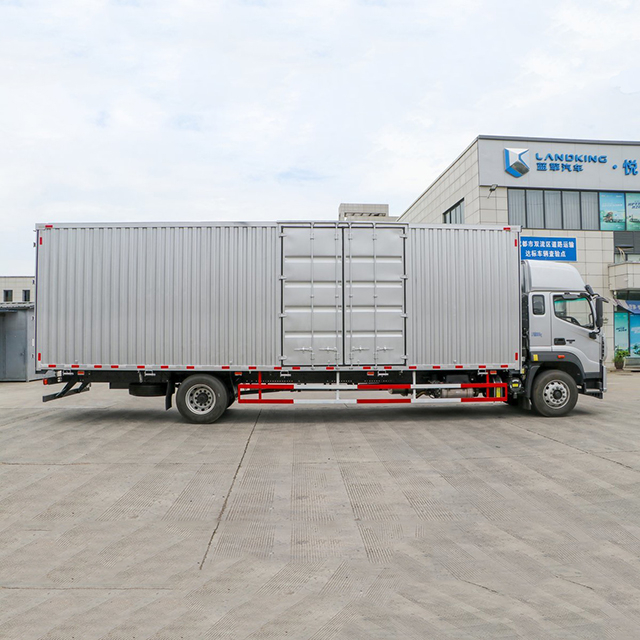 Foton 4X2 240 HP 9.78 Meters Wing-Expandable Cargo Truck