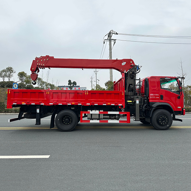 Xinfeigong SQS200-5 Sany Truck-Mounted Crane with Tri-ring Trucker 4X2 Chassis