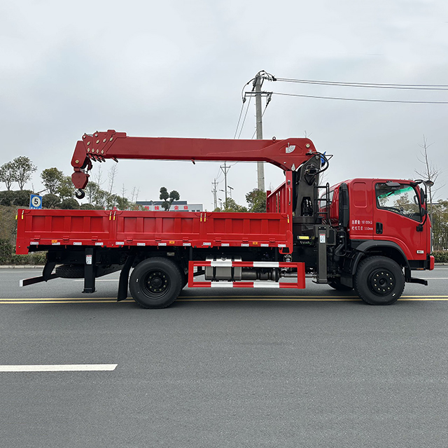 Xinfeigong SQS200-5 Sany Truck-Mounted Crane with Tri-ring Trucker 4X2 Chassis
