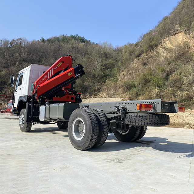 Sany Palfinger Knuckleboom Crane SPK15500 Sany Truck-Mounted Crane with Howo 4X4 Chassis