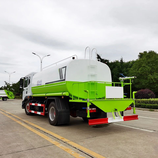 Dongfeng D9 chassis 12-15Ton 4X2 Water Truck 