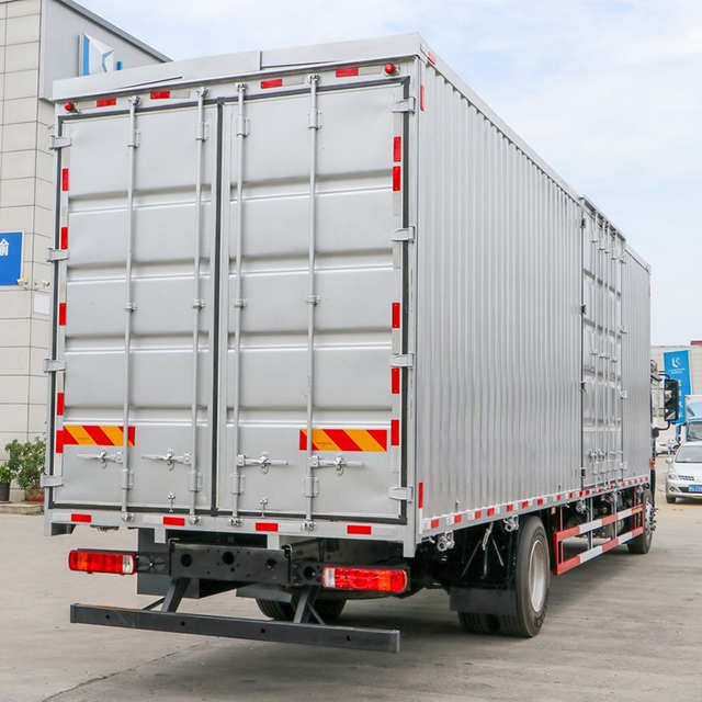 Foton 4X2 240 HP 9.78 Meters Wing-Expandable Cargo Truck