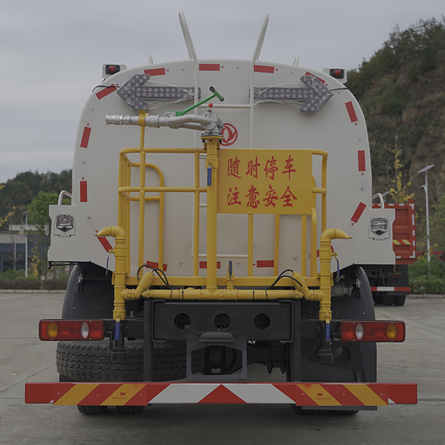 Dongfeng Tianjin chassis 11-15Ton 4X2 Acetone Water Spray Truck