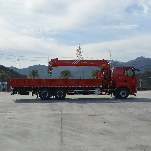 Sany Palfinger SPS30000 Sany Truck-Mounted Crane with SAIC Genhoo 6X4 Chassis