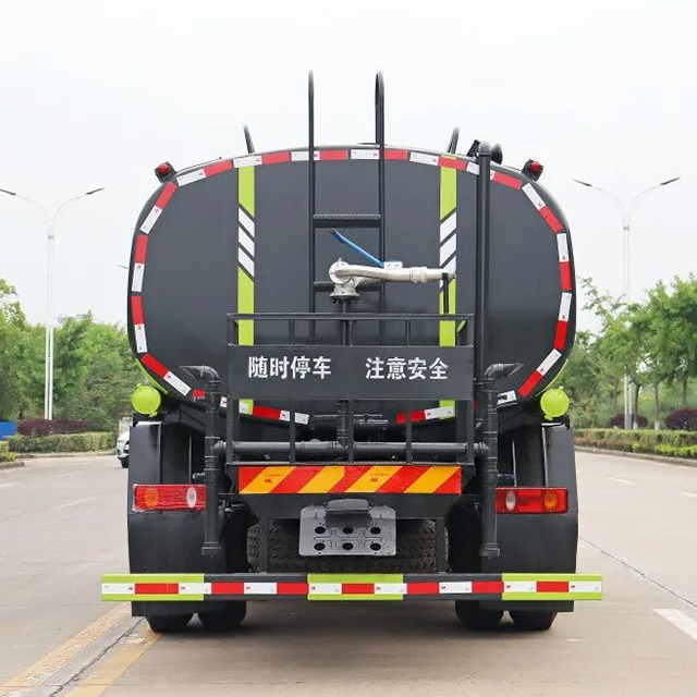 Dongfeng Huashen CS5 7-10T 4X2 Greening Sprinkler Truck