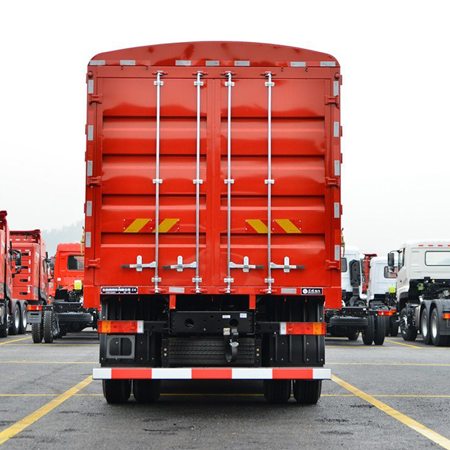Dongfeng Xinjiang Tianjin KR Gas 220 HP 4X2 Logistics Truck 