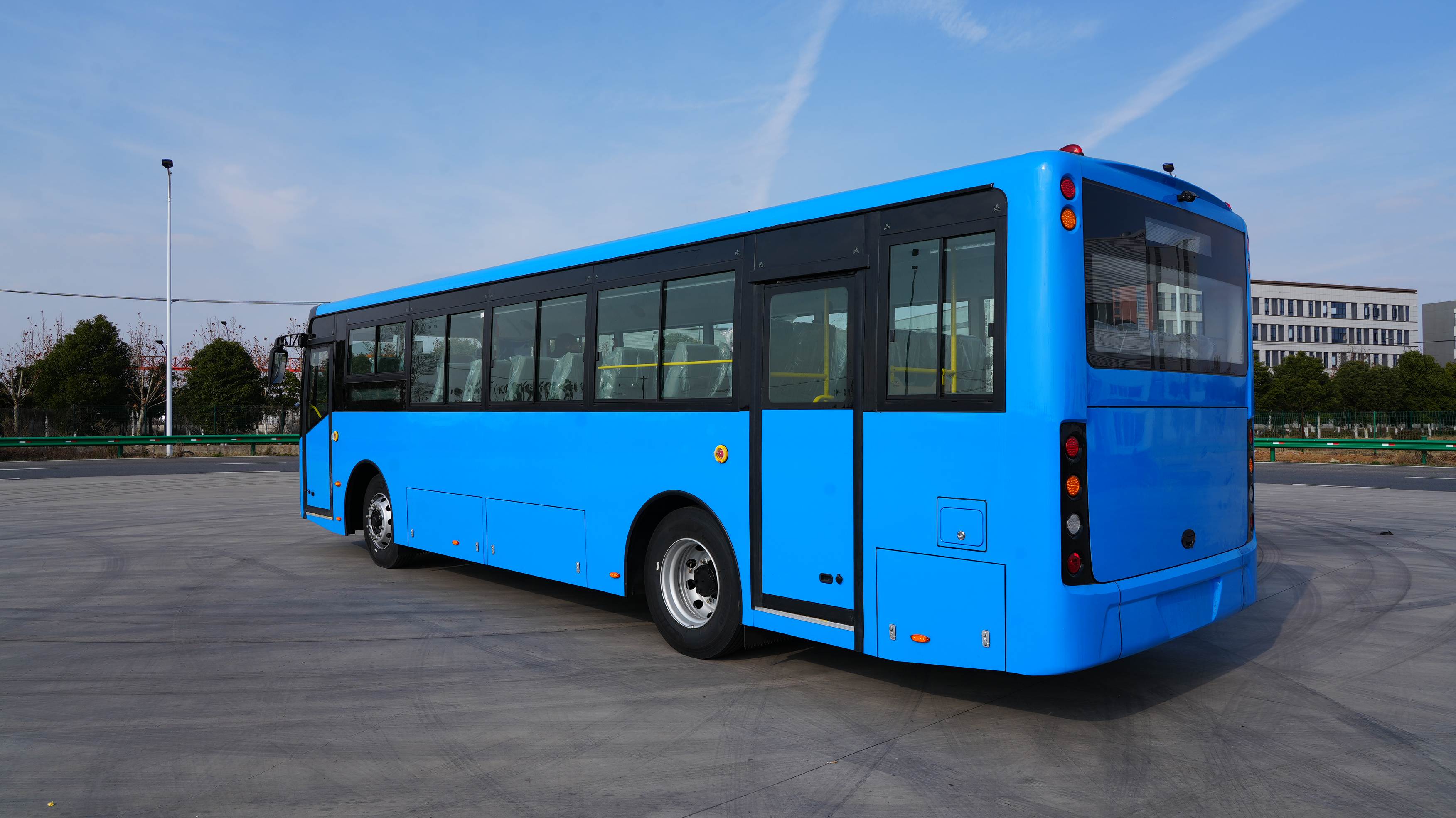 10-meter 72-seater battery electric bus